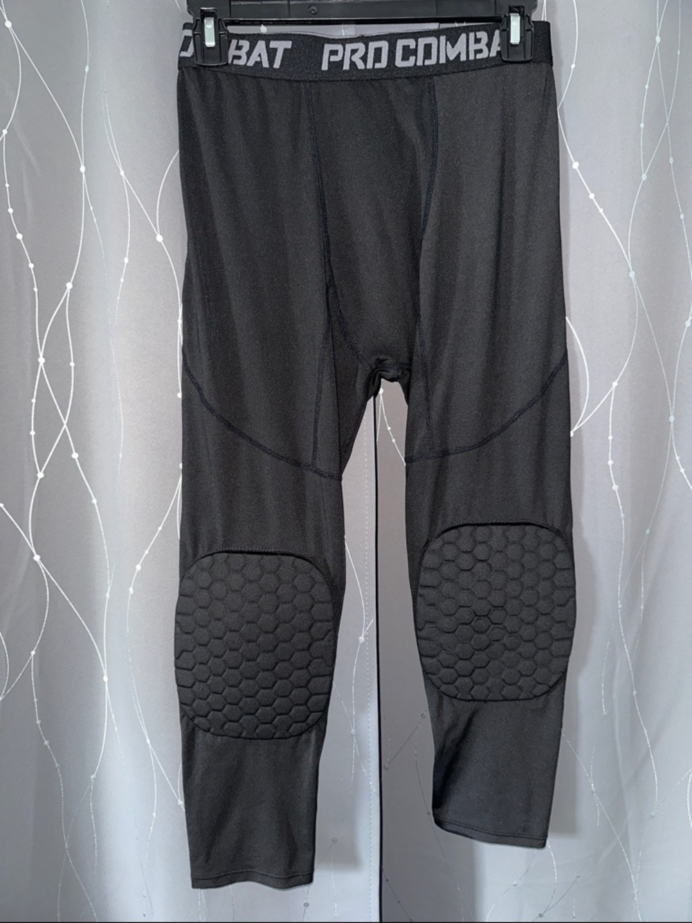 👙Pro Combat Black Men’s Large Padded Compression Capri Pants